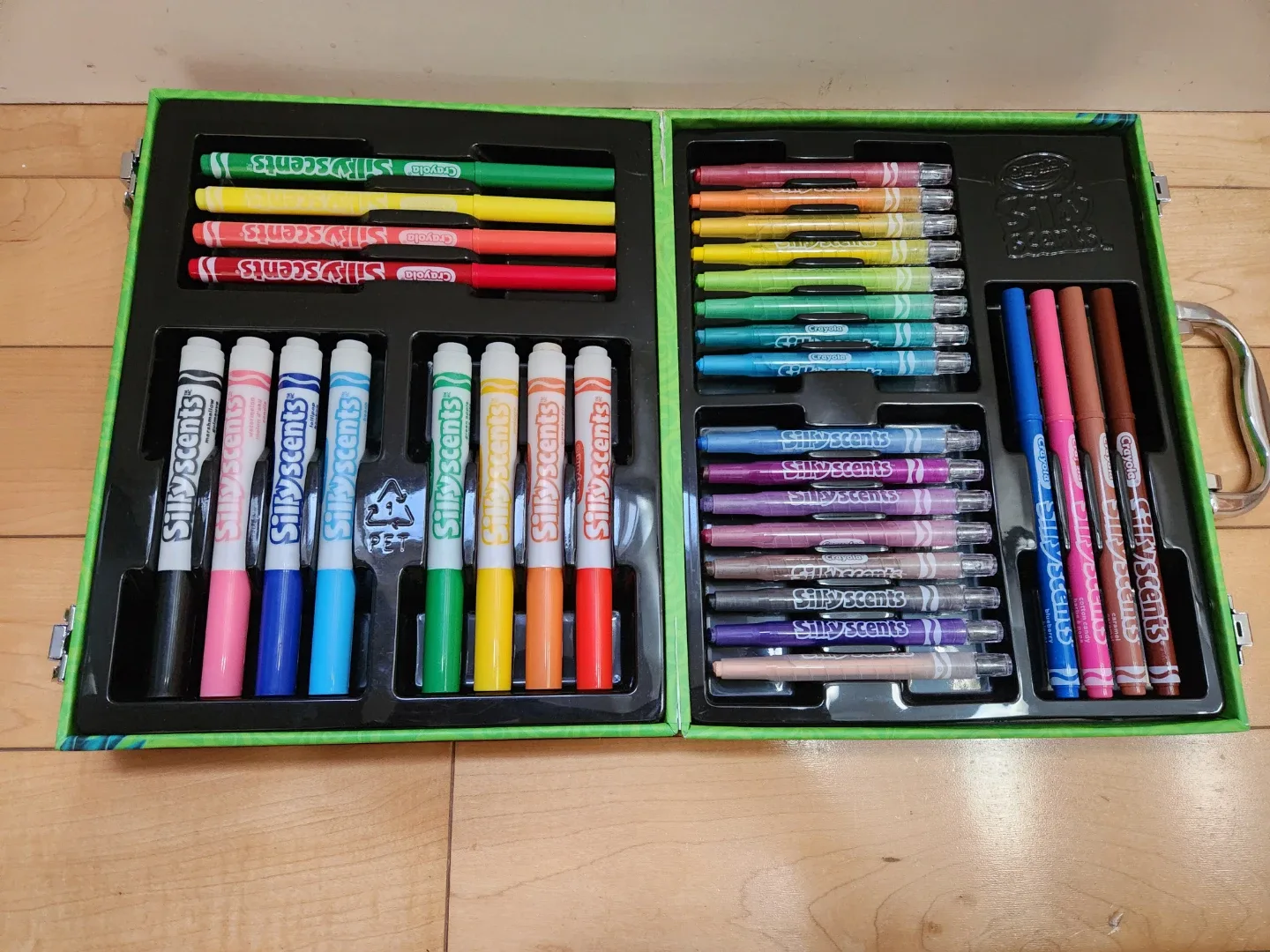 Crayola Silly Scents Art Case image indicator(3)