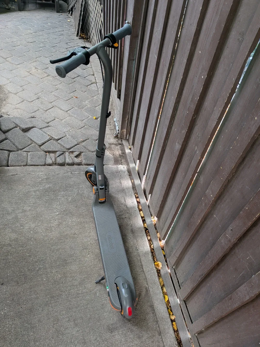 Ninebot Zing E12 Electric Scooter image indicator(3)