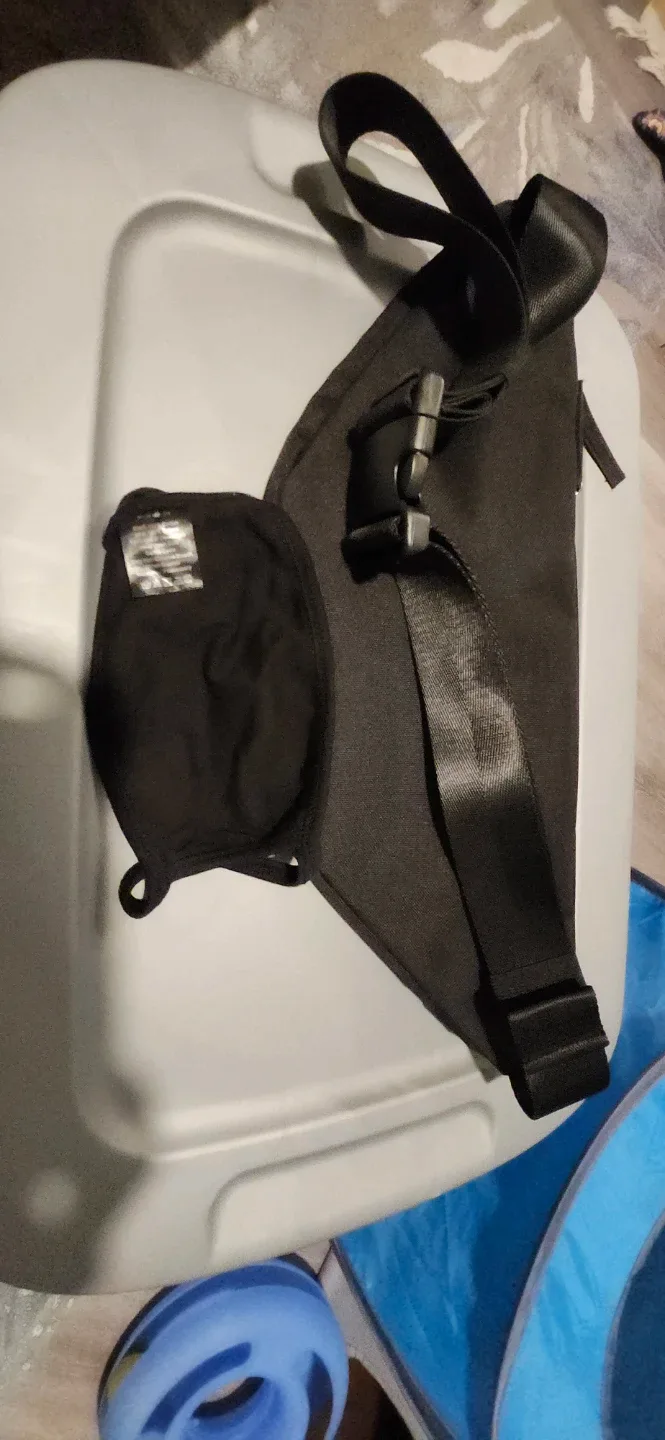 Backstreet Boys DNA Fanny pack and mask image indicator(2)