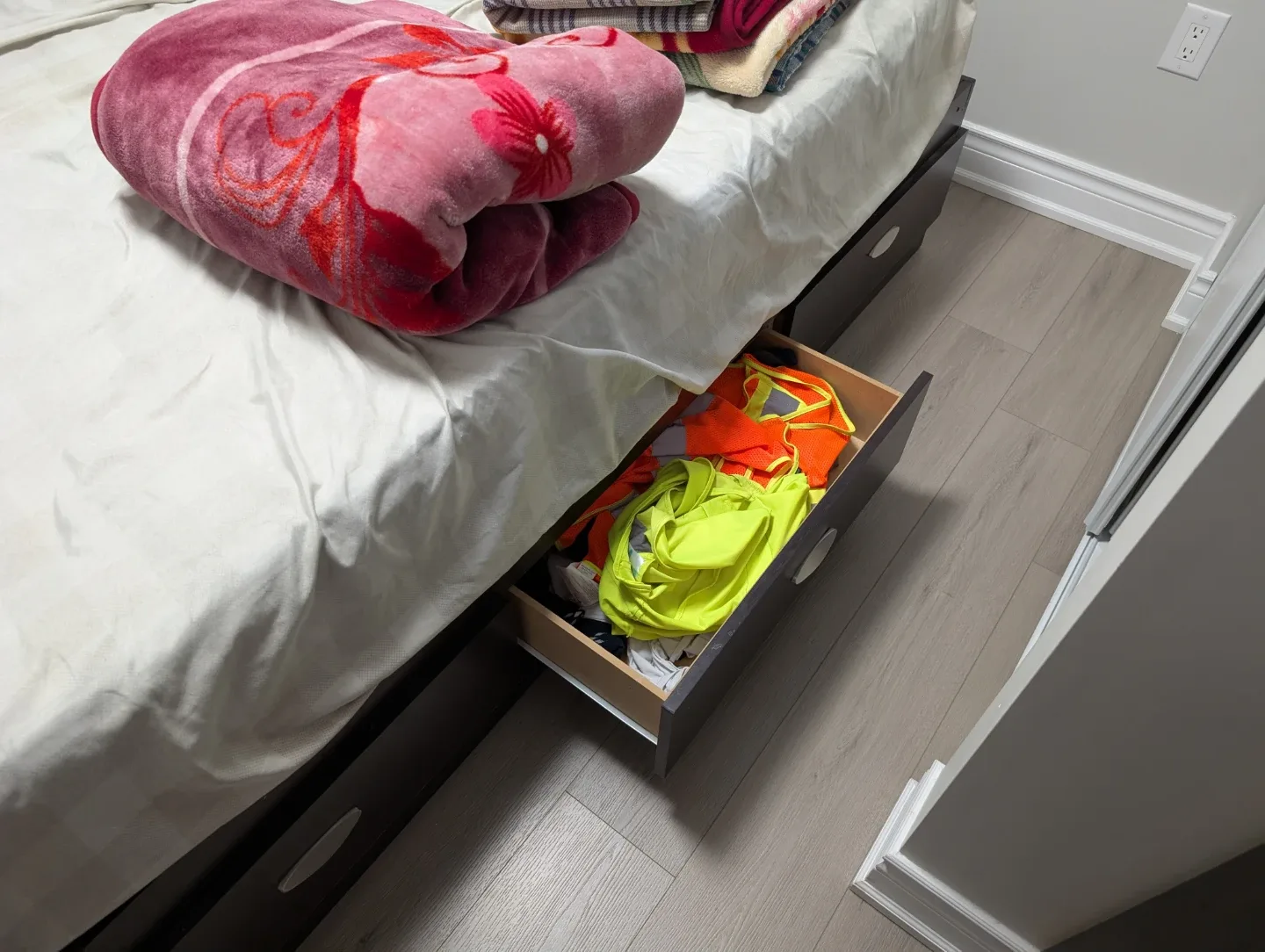 King size Bed frame with storage drawers image indicator(2)