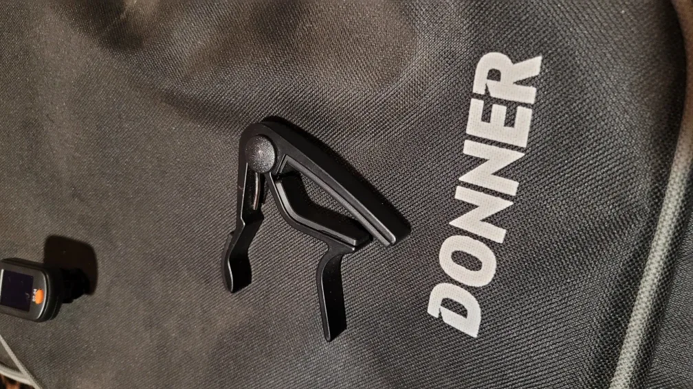 Donner Acoustic Guitar image indicator(8)