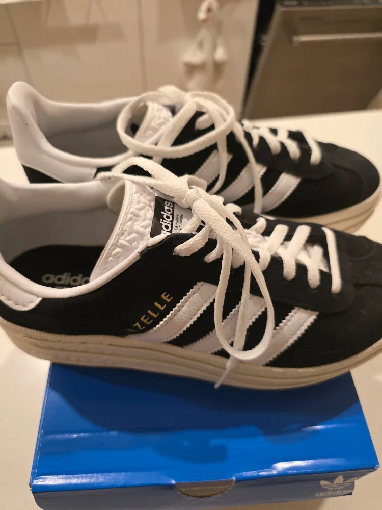 Adidas Gazelle Bold W, Black/White, Size 7 image indicator(3)