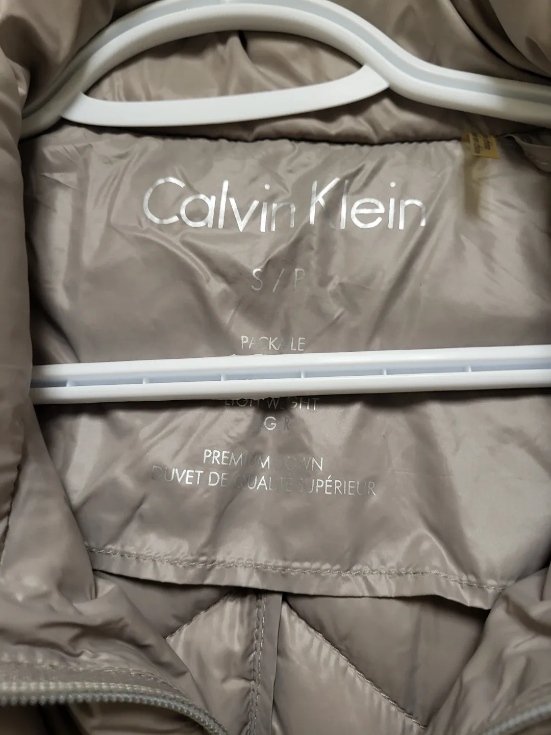 🛍️ Calvin Klein Premium Down Blend Packable Puffer Coat - Size S image indicator(5)