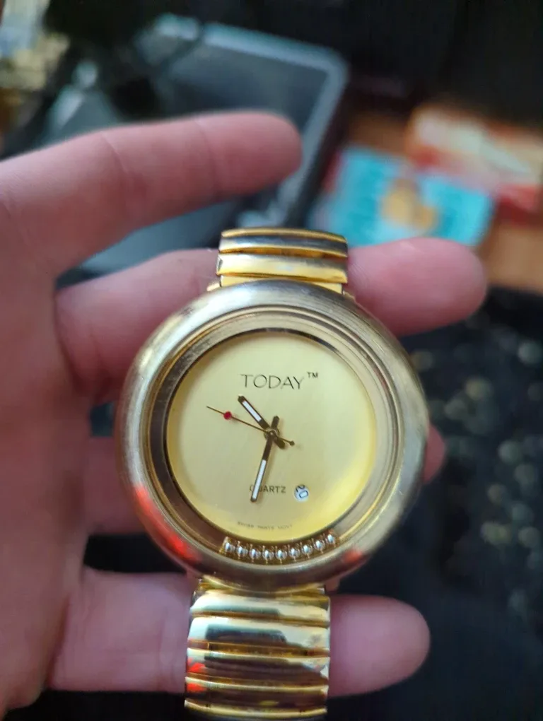 Today Quartz Gold Watch