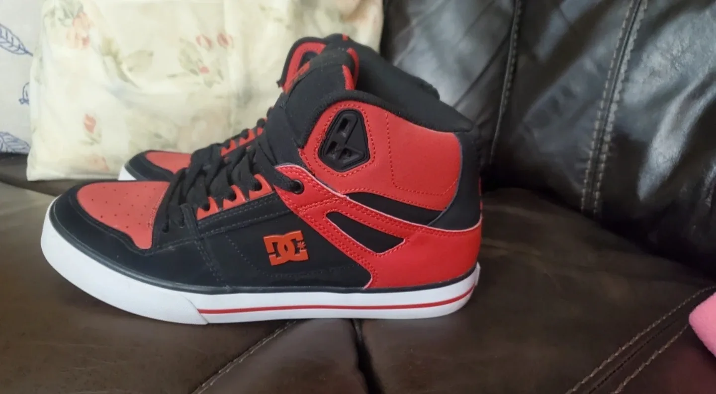 DC Shoes High-Top Sneakers - Red & Black