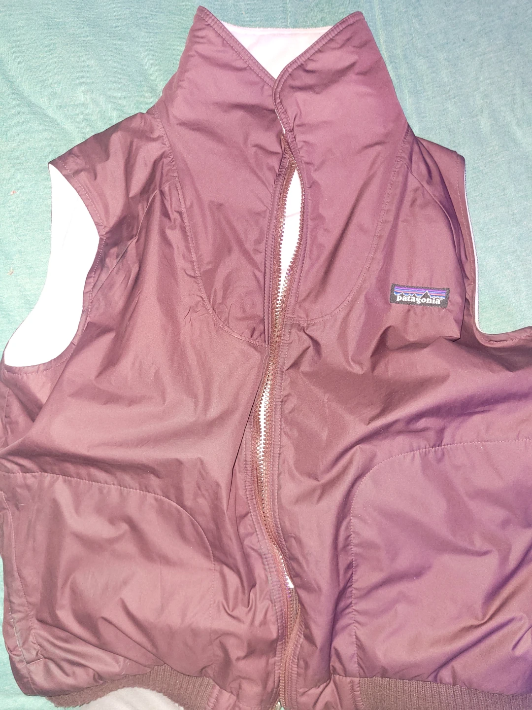 Patagonia Vest - Burgundy & White reversable - photo 3