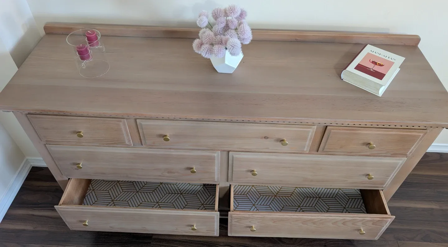 Wooden Dresser with 7 Drawers image indicator(4)