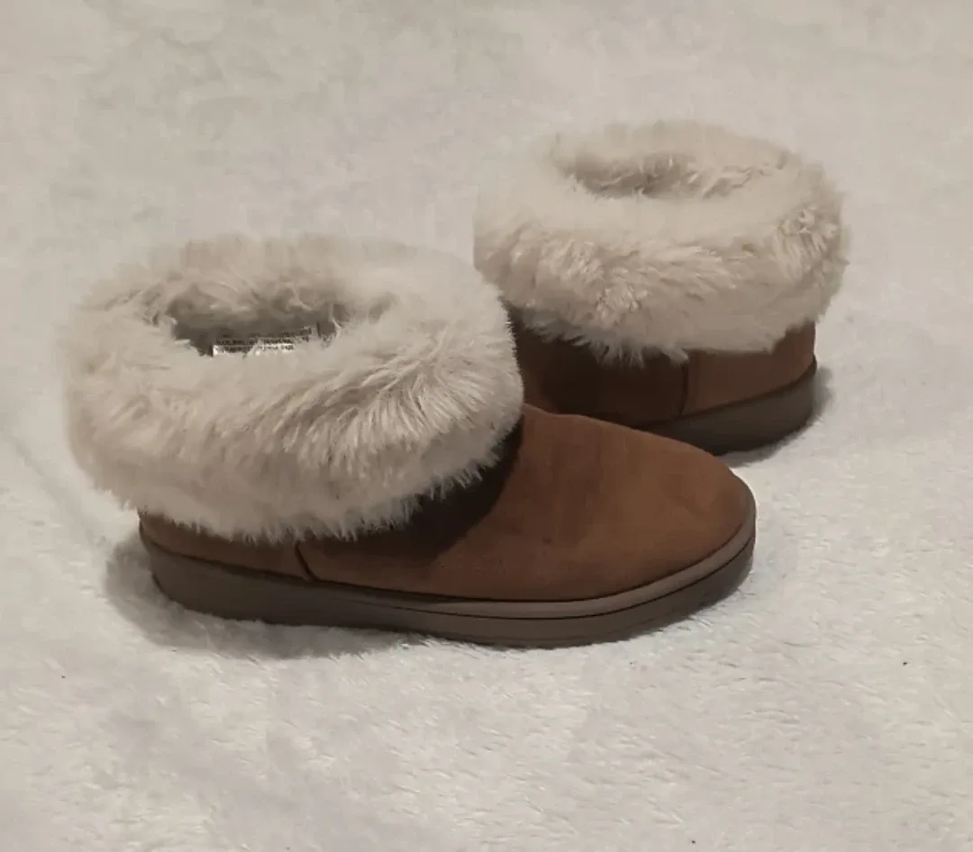 SO Girls' Chestnut Faux Fur Boots - Size 4 image indicator(10)