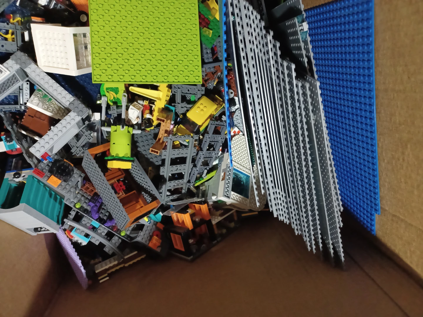35 lb Mixed LEGO Bricks & Pieces