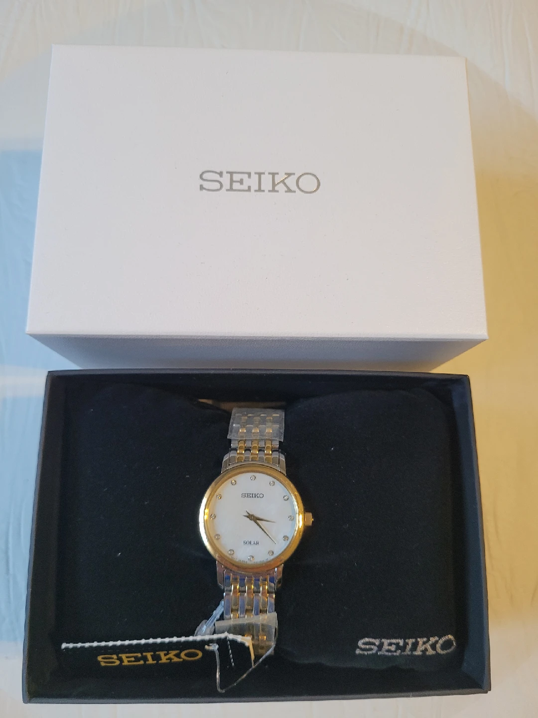 Seiko Solar SUP398P9 Ladies Watch - Like New! - photo 3