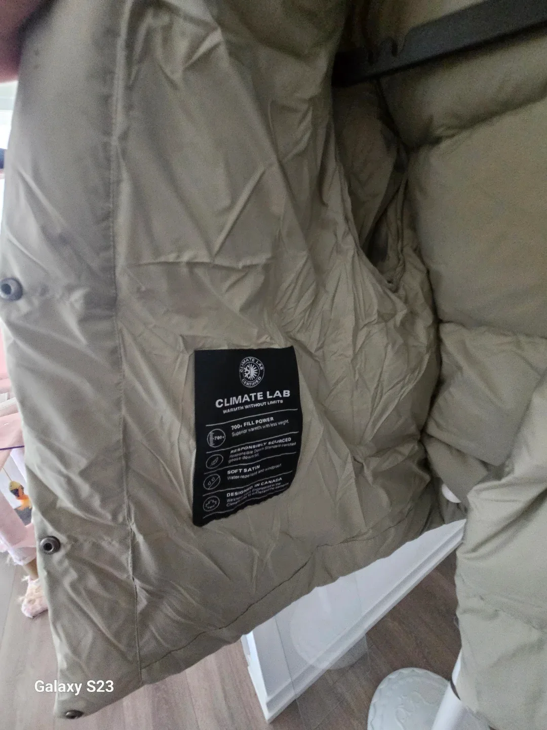 Aritzia Babaton The Duvet Puffer XS image indicator(4)