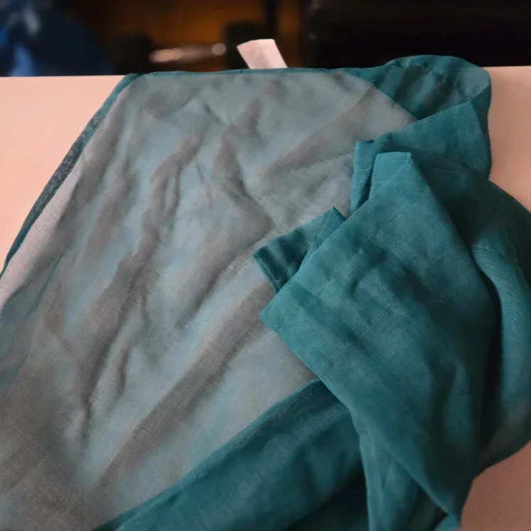 Two red curtains and two blue image indicator(2)