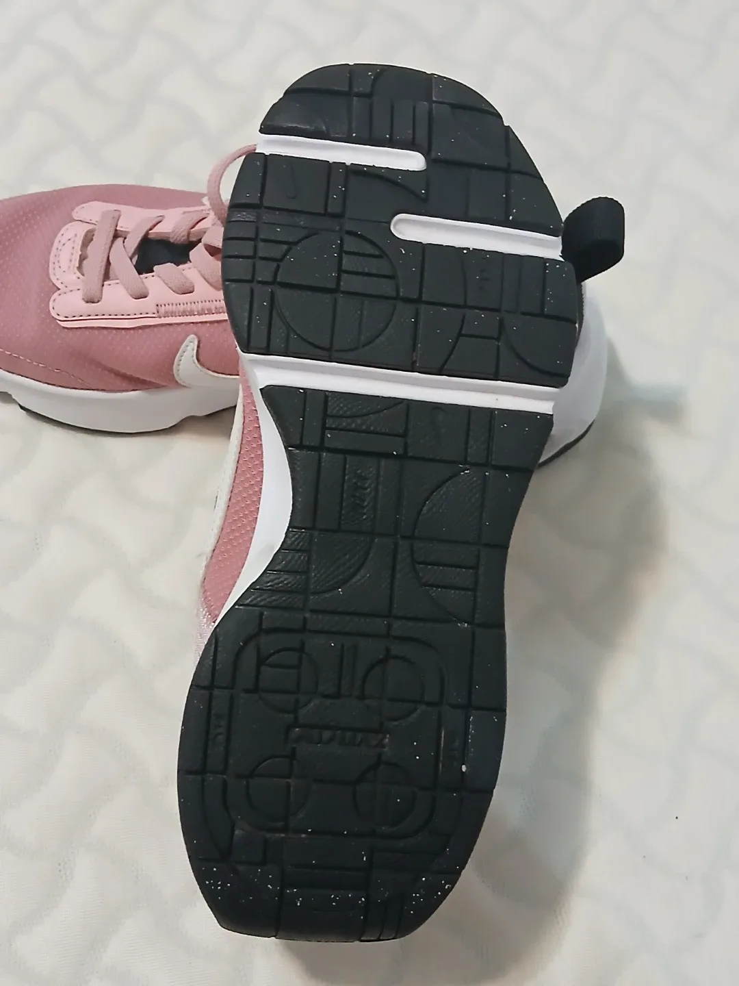 Nike Air Max Pink Sneakers image indicator(2)