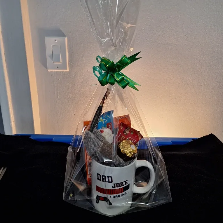 WarmUps Hand Warmers & Dad Joke Mug Gift Set