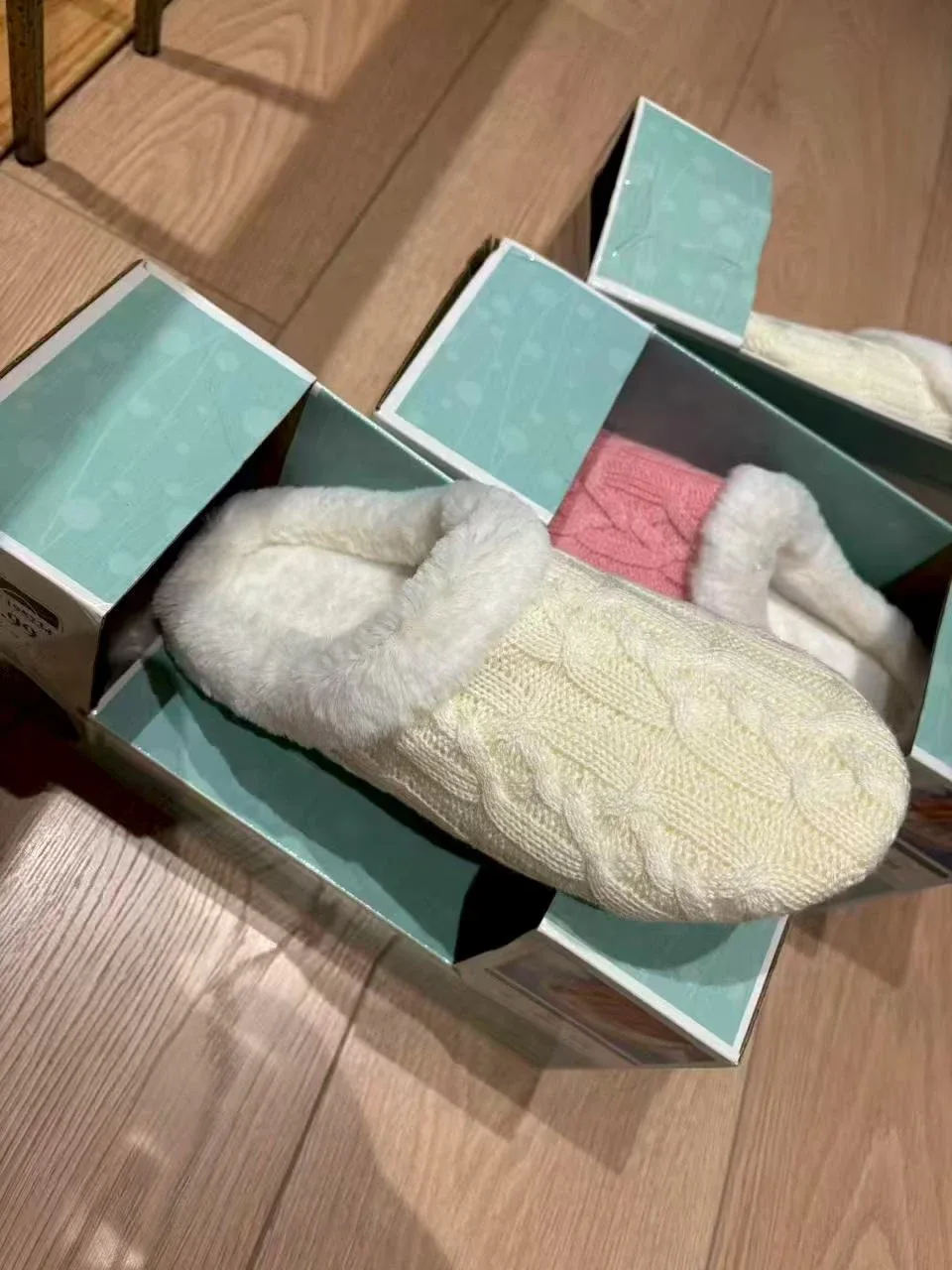 SO Cable Knit Memory Foam Slippers - NEW image indicator(6)
