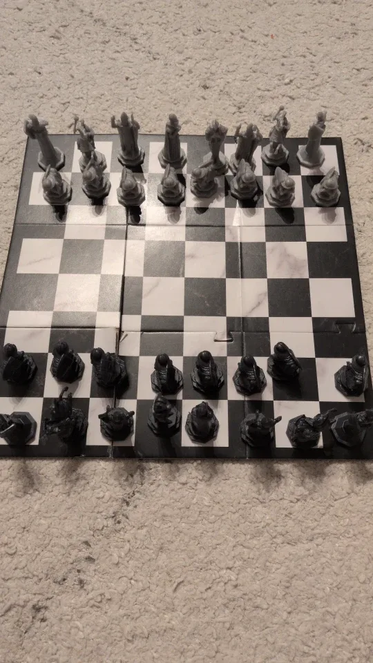 Harry Potter Wizard Chess Set image indicator(2)