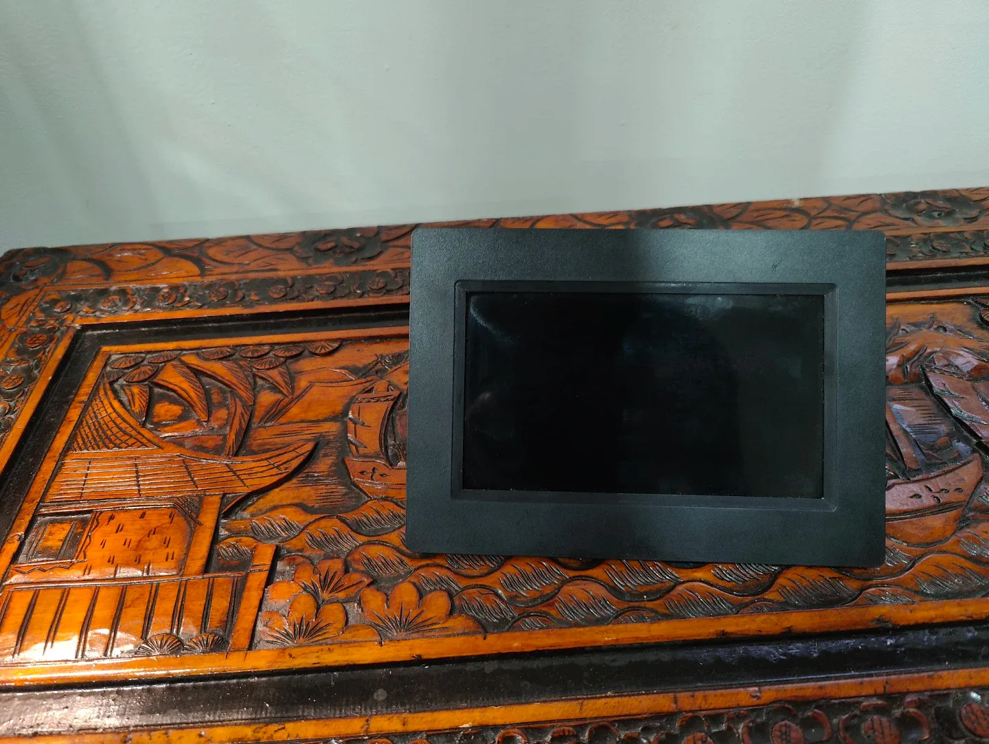 Aluratek 7" Digital Photo Frame image indicator(2)