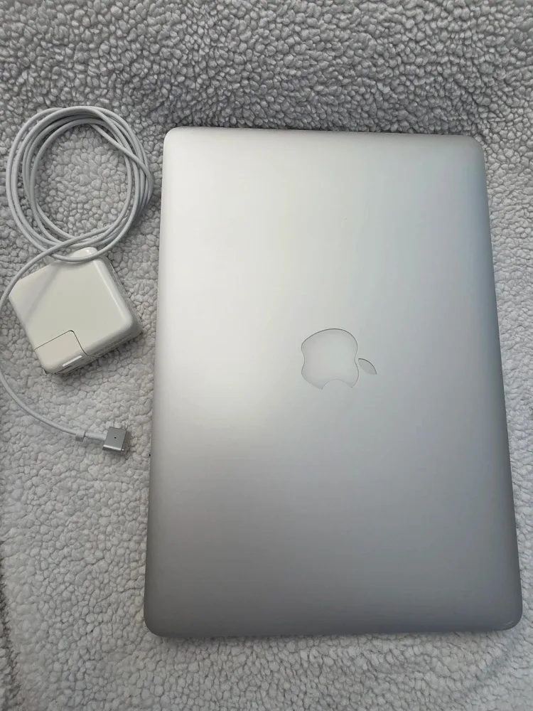 MacBook Pro 13 inch,2017 , 5012GB