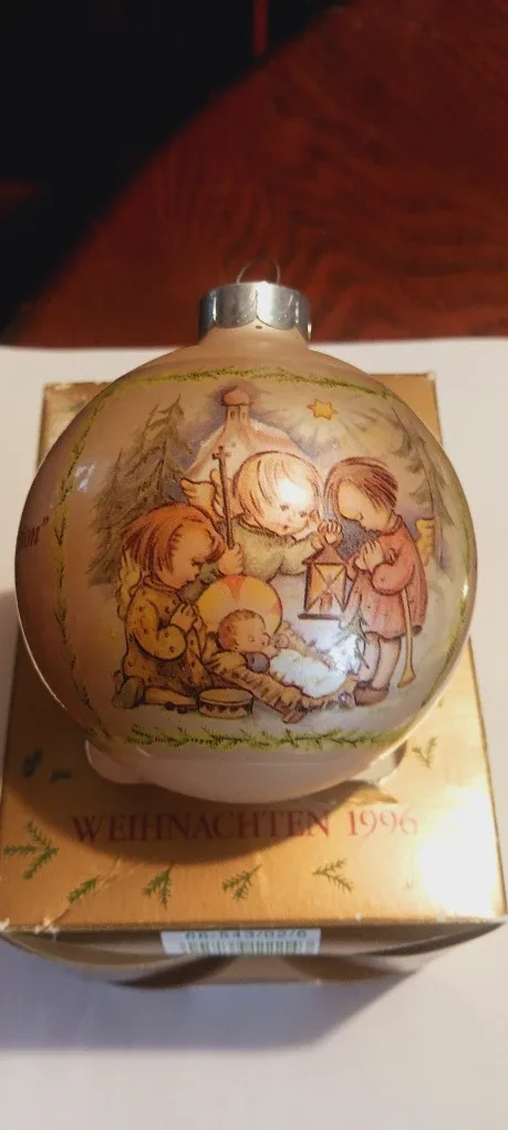 Berta Hummel Goebel Joyous Celebration 1996 Ornament