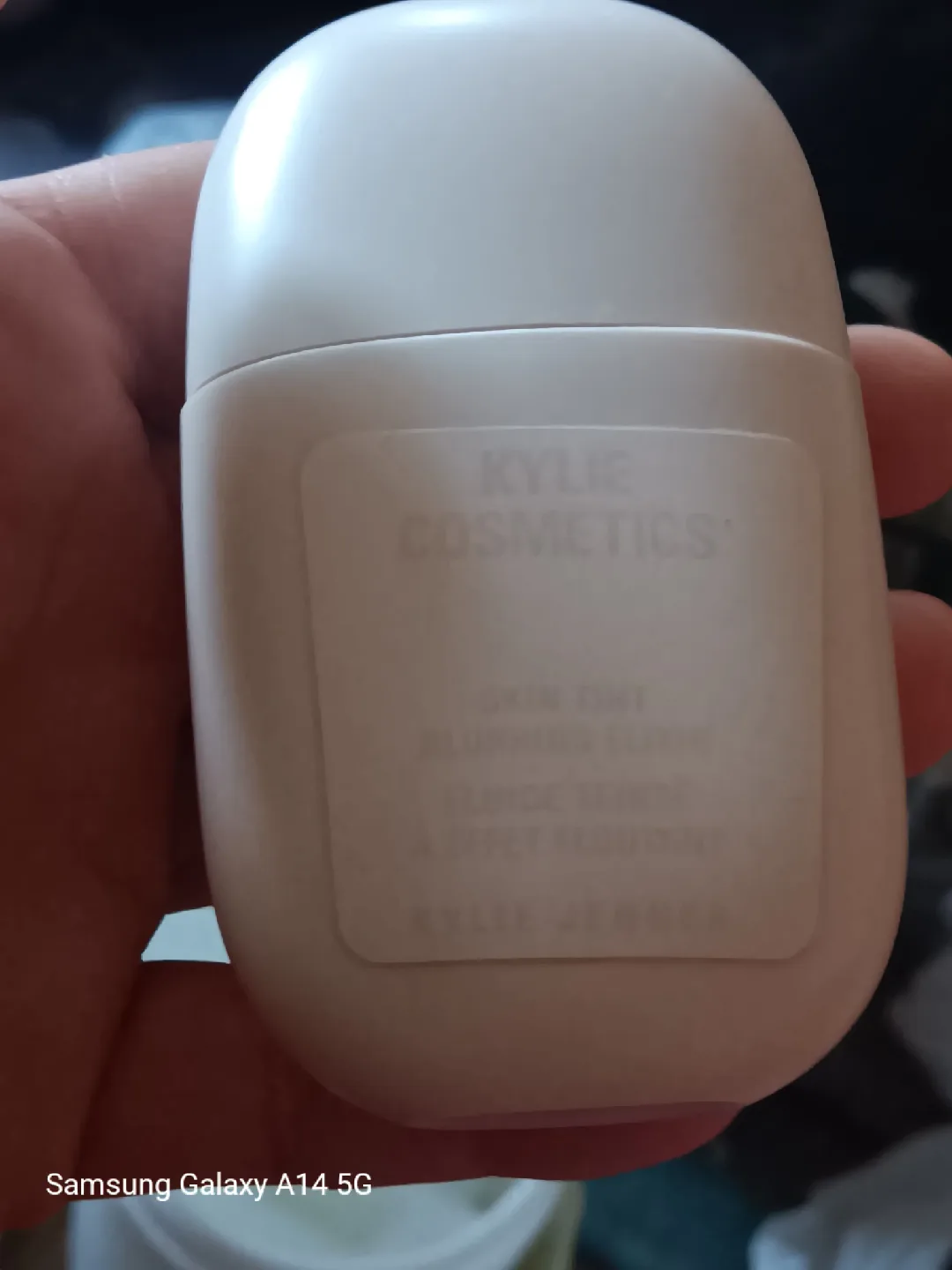 Kylie Cosmetics Skin Tint Foundation - 7W image indicator(2)