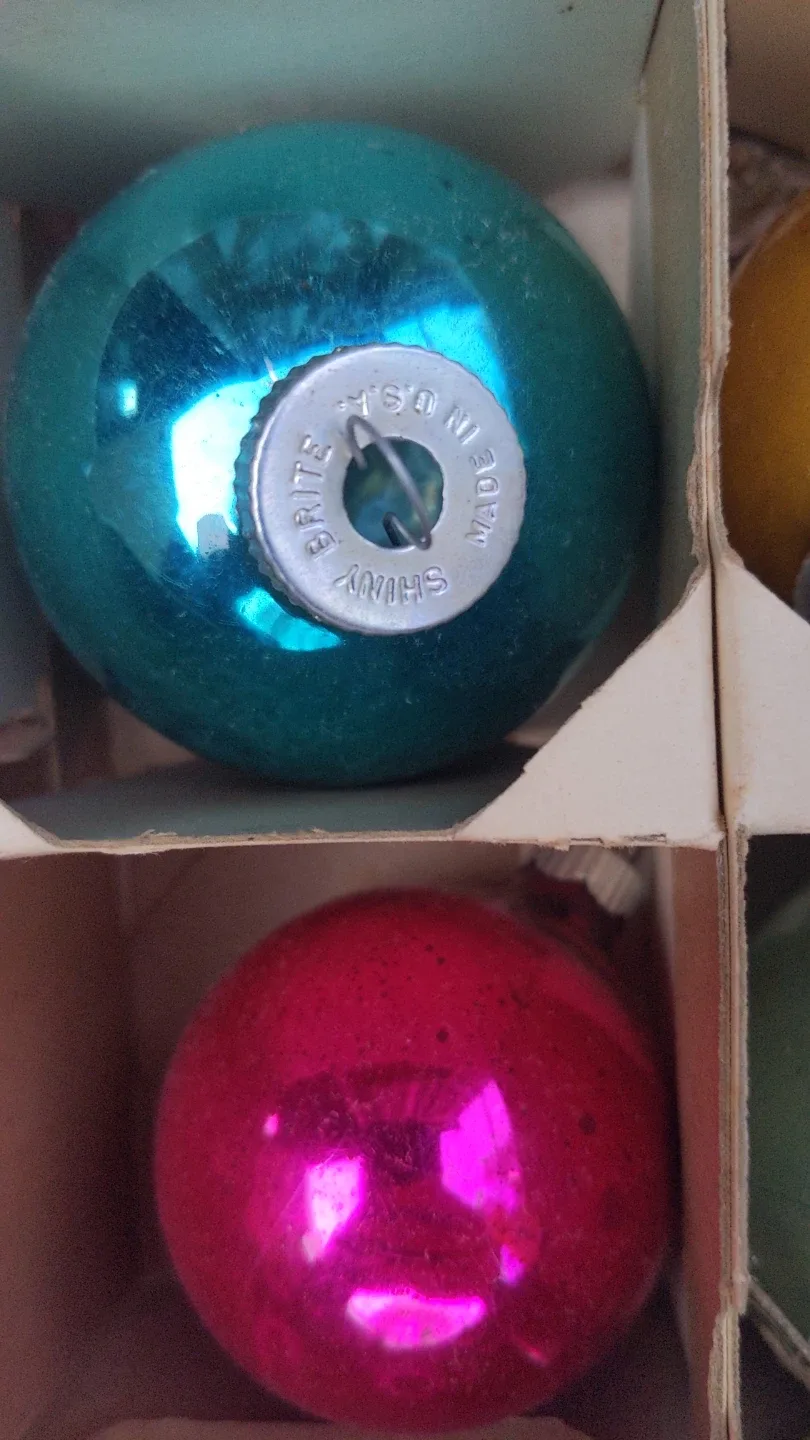Vintage Shiny Brite Glass Christmas Ornaments image indicator(2)