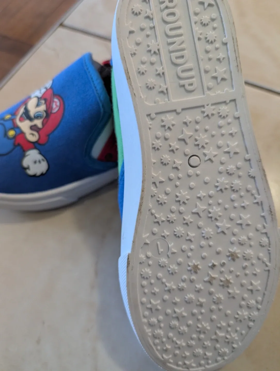 Super Mario Kids' Slip-On Shoes - Size 1 BRAND NEW image indicator(2)
