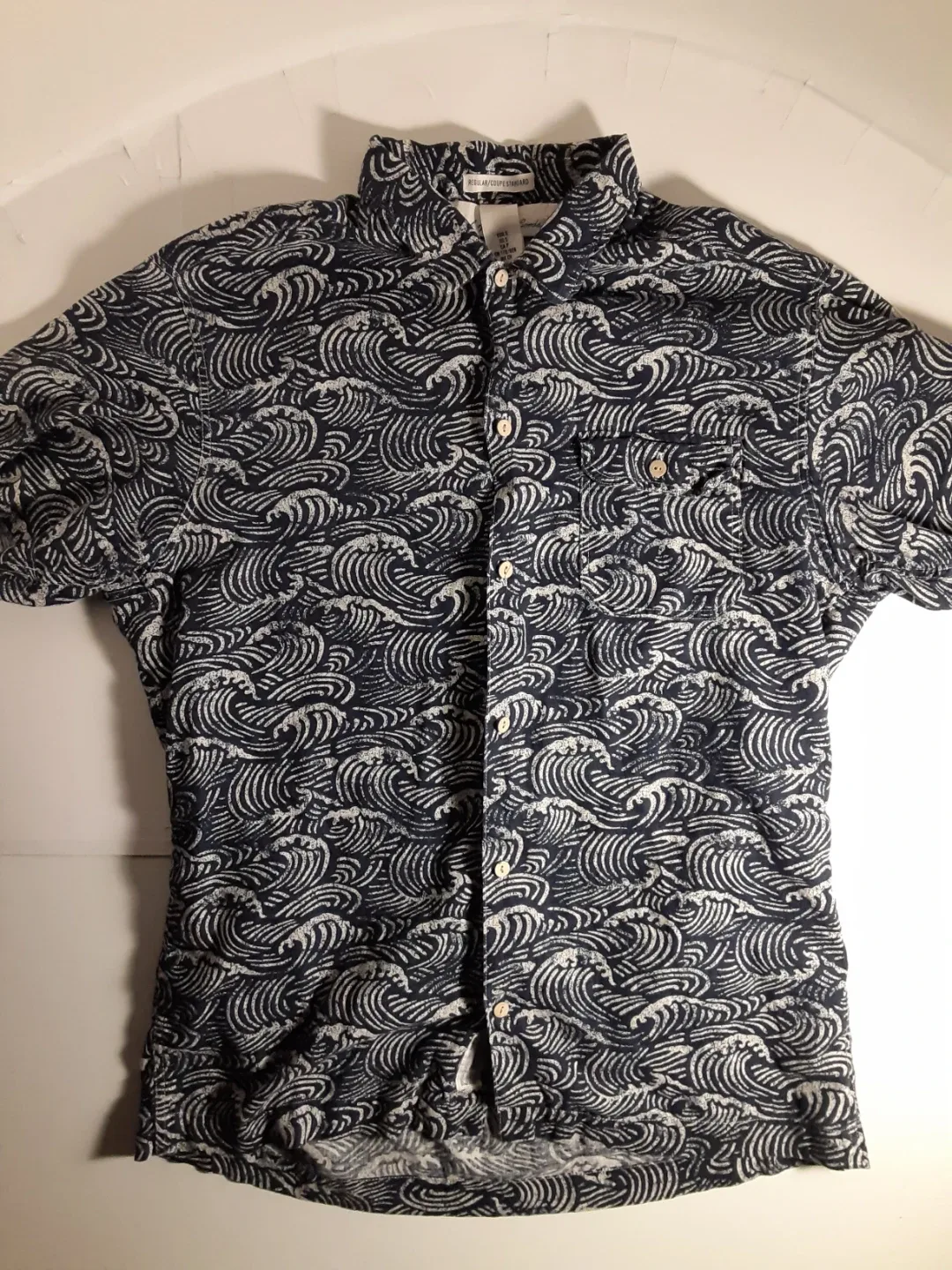 H&M L.O.G.G. - Short Sleeve Wave Pattern Button-Up Shirt | S: SM image indicator(2)