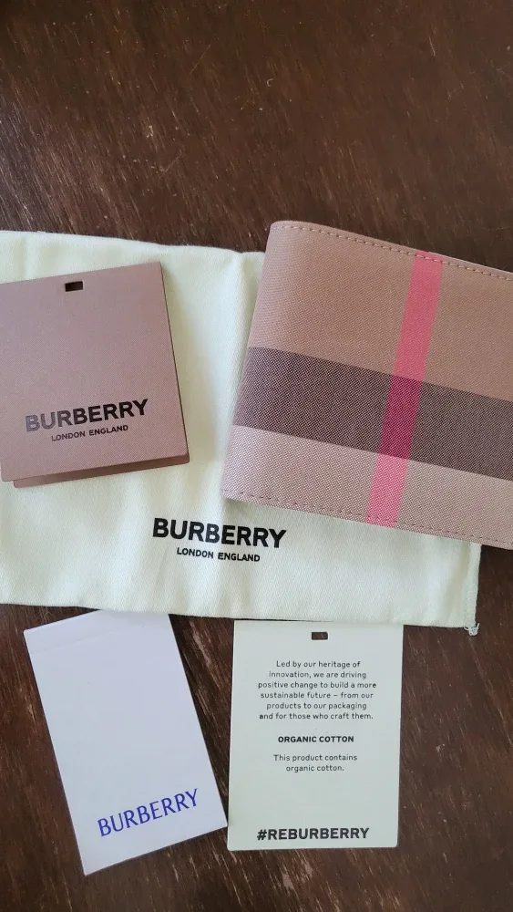 Brand New with tag Burberry Wallet image indicator(5)