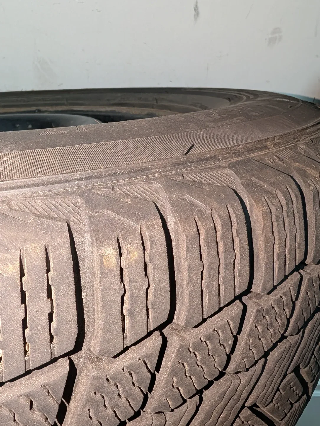 Michelin X-Ice Snow 245/65R17 Tires image indicator(5)