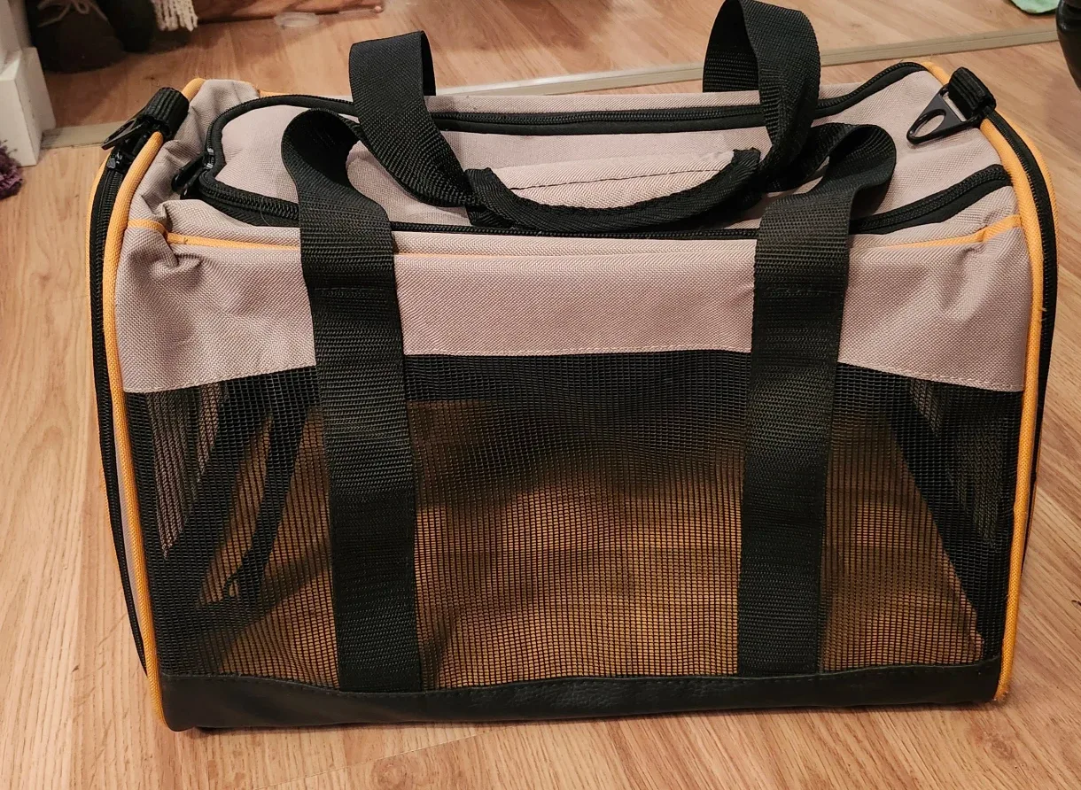 Kurgo-Soft Pet Carrier image indicator(2)