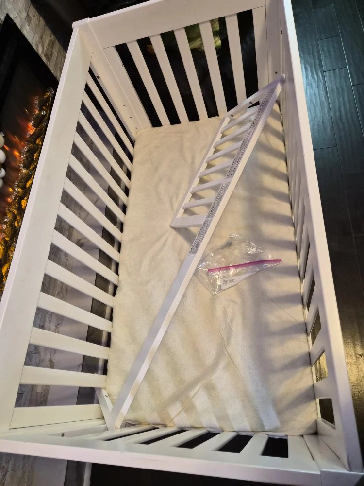 White Baby Crib - 52x28 inches - photo 2