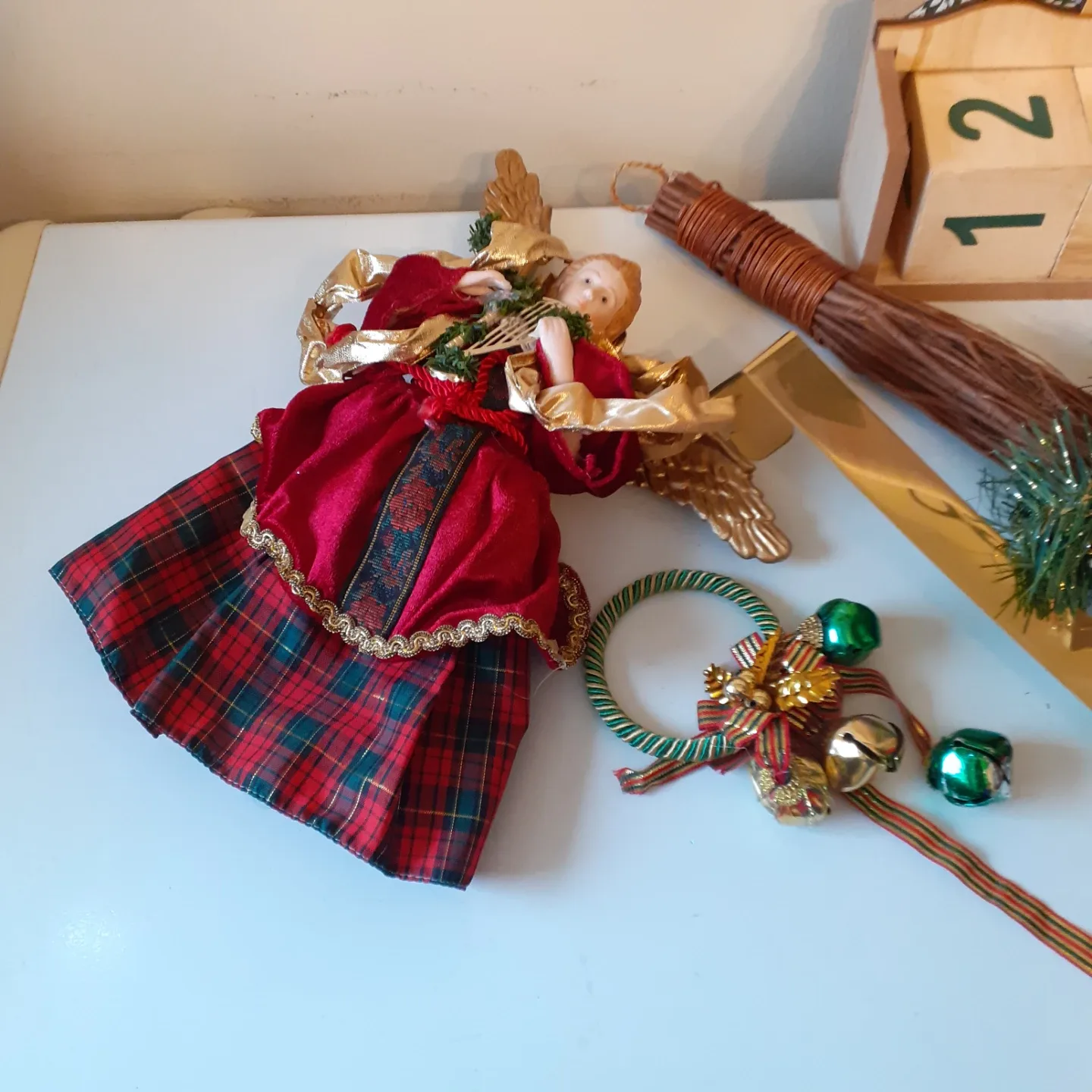 Christmas Decorations image indicator(2)