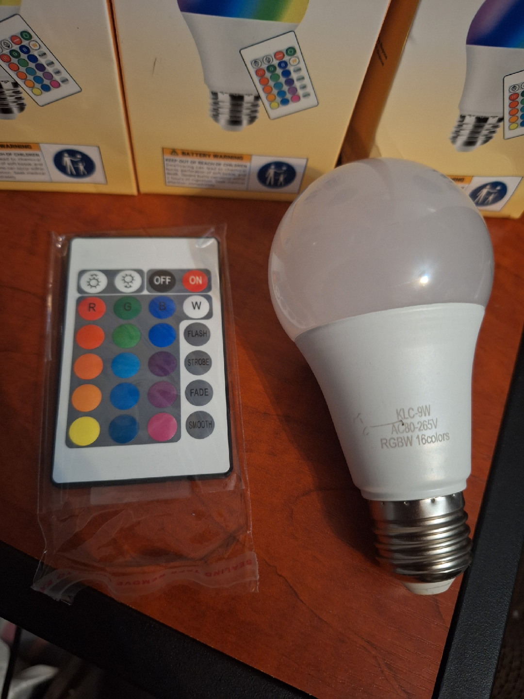 NEW LED RGB Bulb with Remote 💡🌈 - photo 2