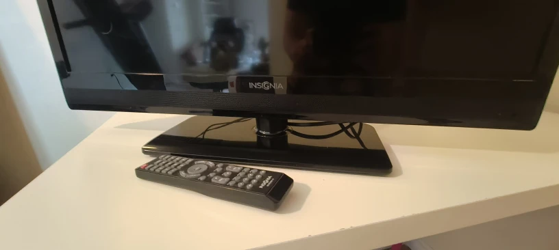 Insignia 32" TV