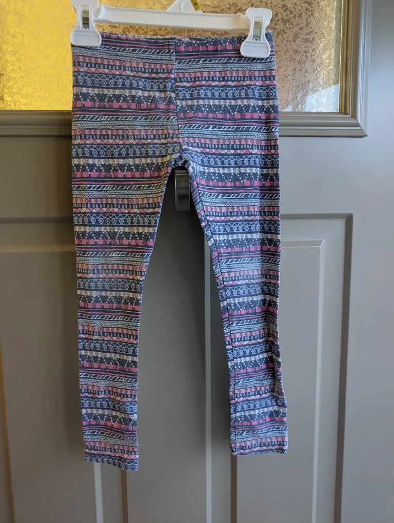 Girls sz 6 leggings $4 each image indicator(4)