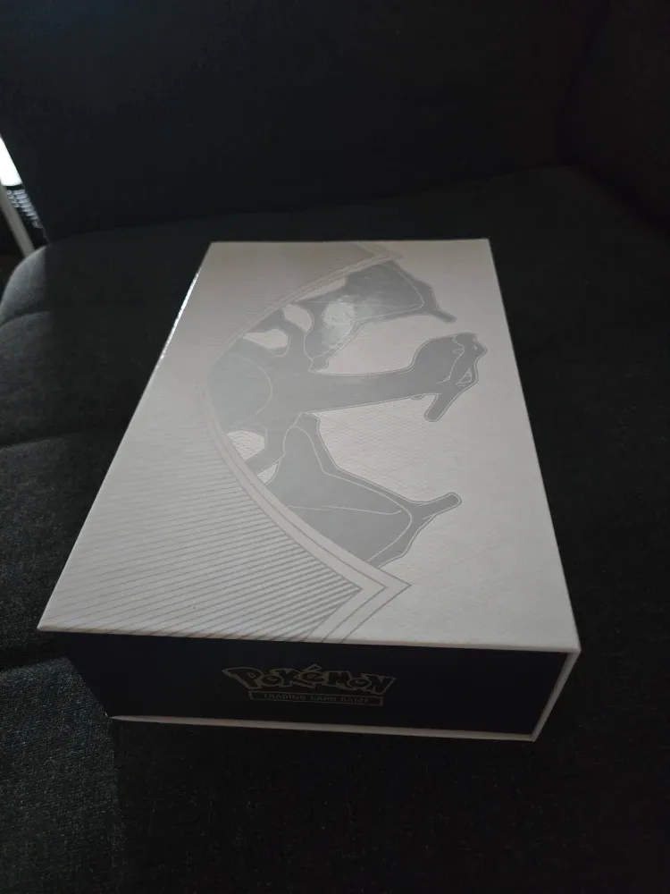 Pokemon random cards, regular and " shiny" -  1500 pcs image indicator(4)