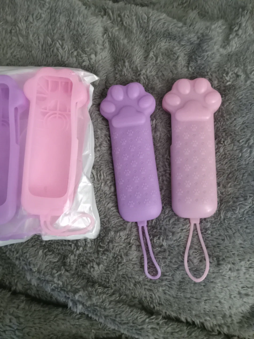 Remote Control Silicone Case - Paw Design brand new 2 pack image indicator(3)