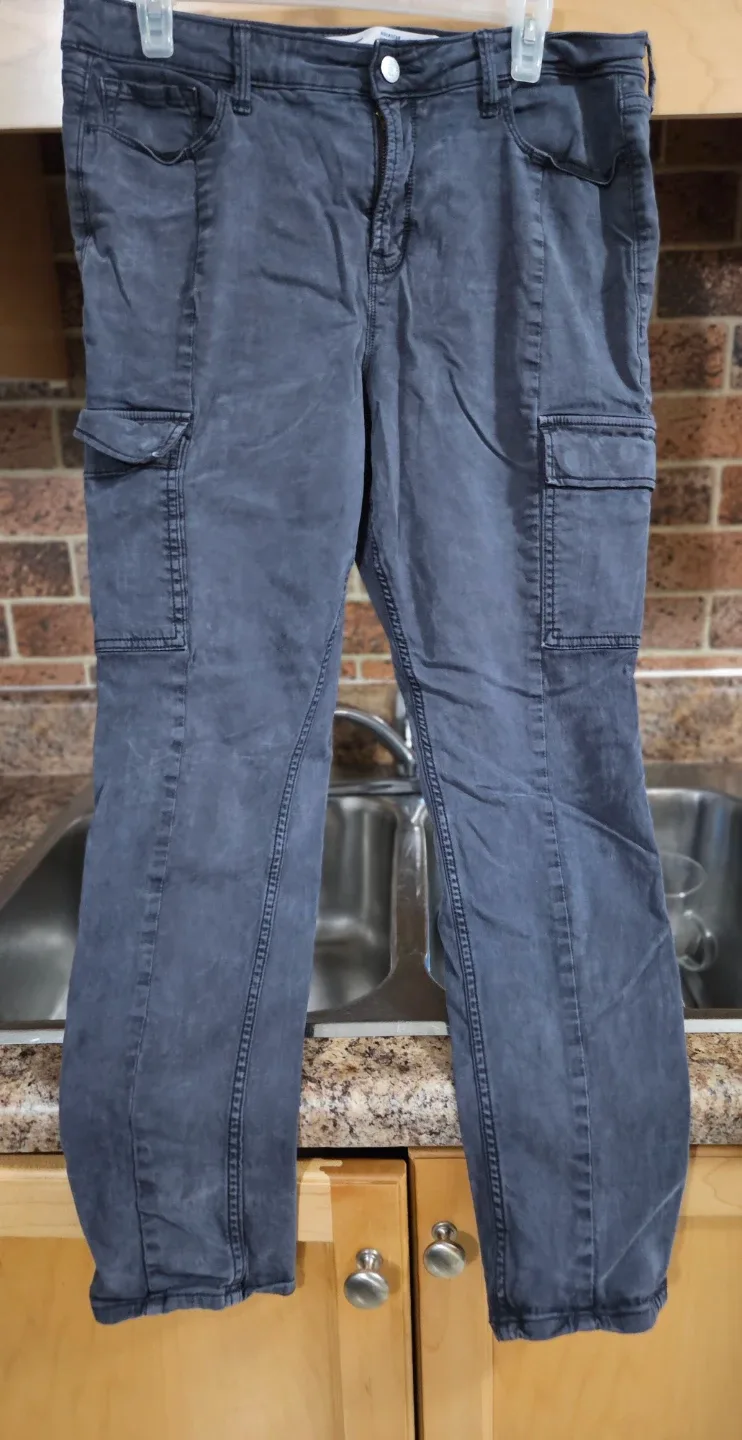 Old Navy Rockstar High Rise Cargo Pants - Size 14 🥕