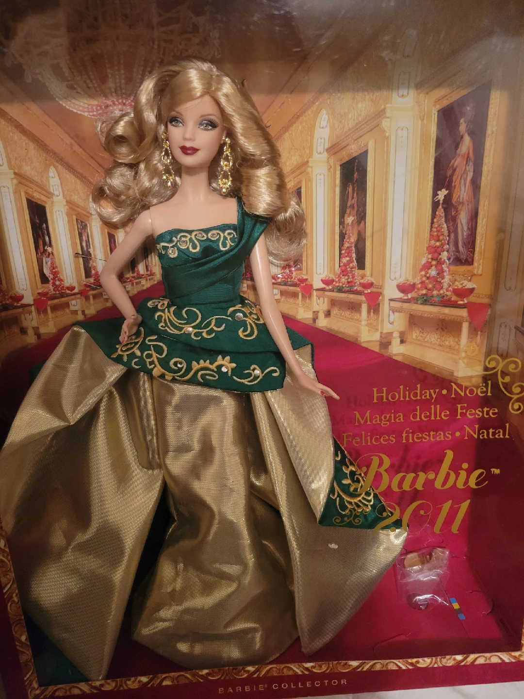 Barbie 2011 Holiday Doll - New in Box - photo 2