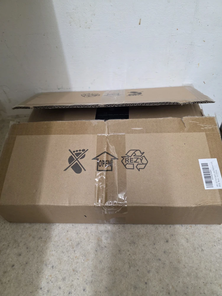 YAHEY 300W IP67 LED Flood Light - New in Box! - photo 4