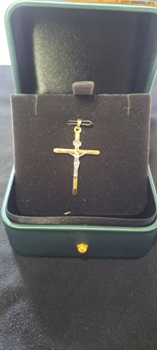 14k Gold Crucifix Pendant thumbnail