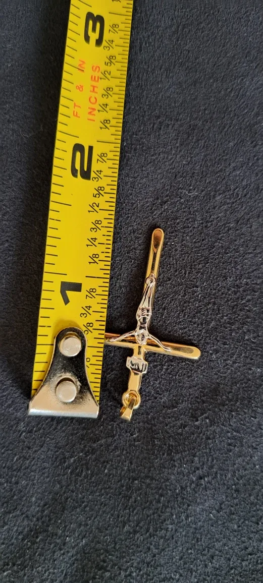 14k Gold Crucifix Pendant image indicator(4)