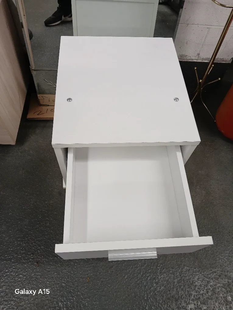 White Bedside Table with Drawers image indicator(5)