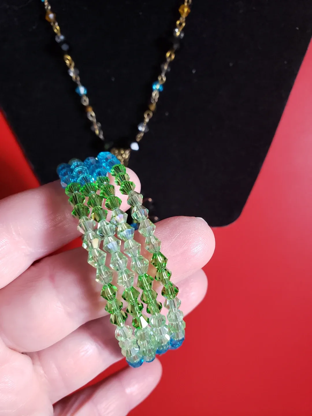 new Handmade Beaded Necklace and Earring Set image indicator(4)