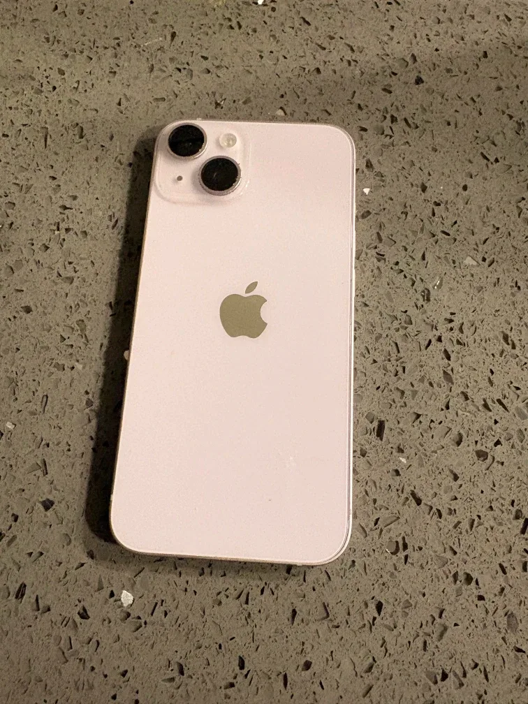 Silver iPhone image indicator(8)