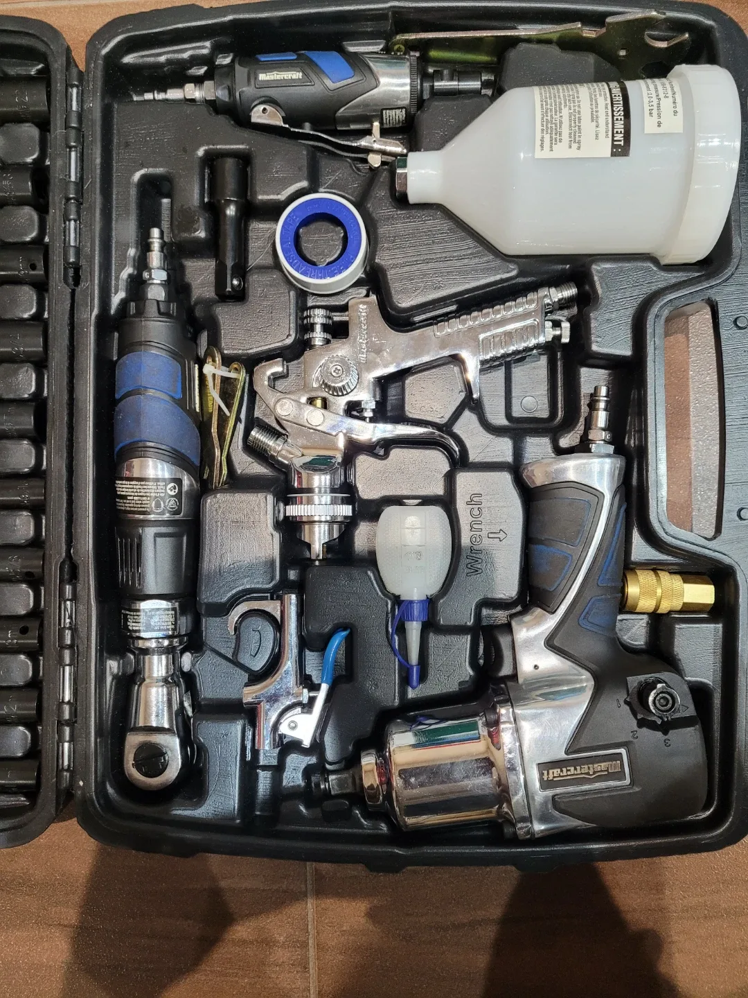 Mastercraft Air-Powered Tool Kit, 118-pc image indicator(4)