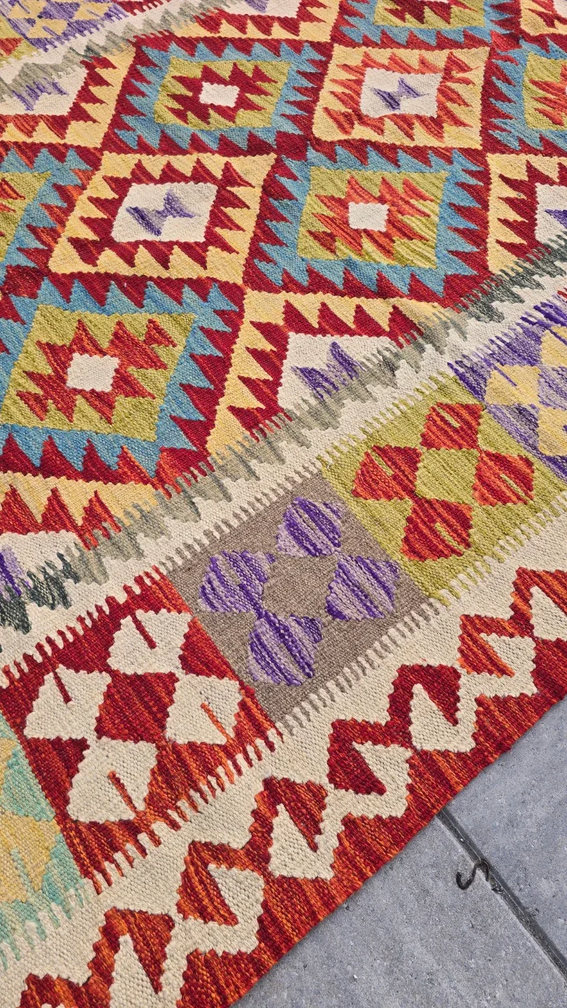 Hand Knotted Kilim Rug  196×154 cm image indicator(3)