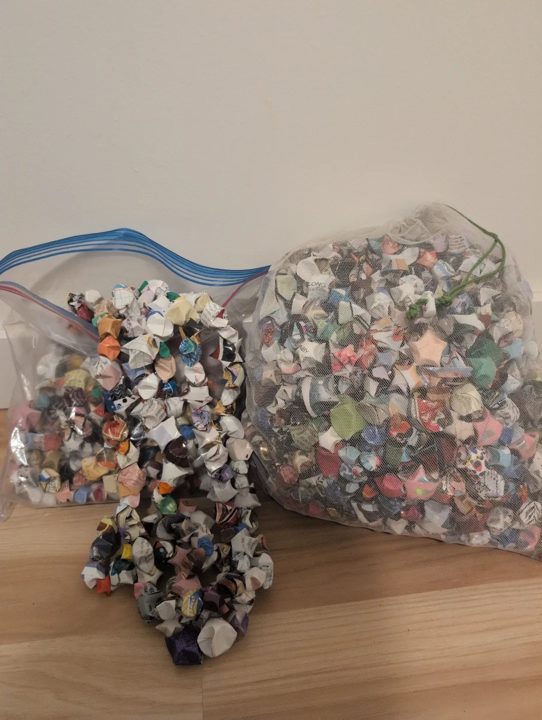 Handmade Origami Lucky Stars image indicator(2)