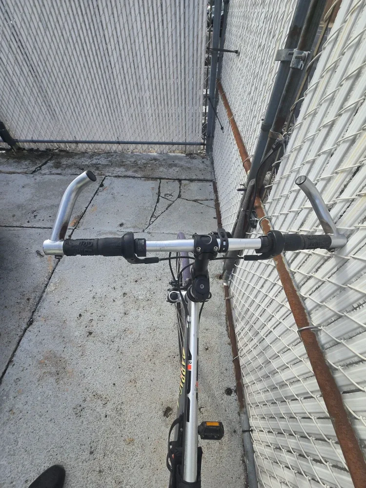 Barracuda Coronado Hybrid Bike image indicator(8)