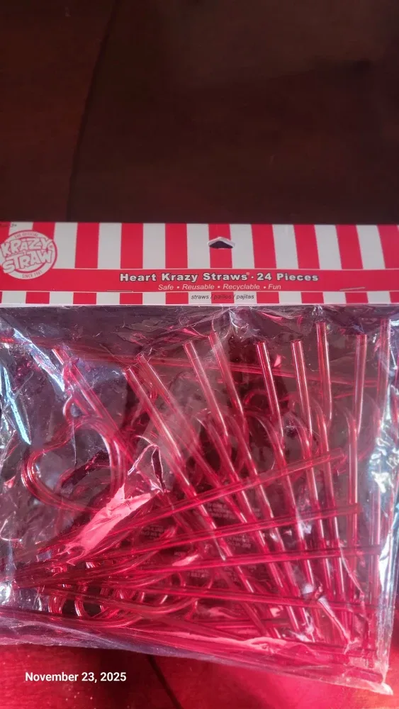 New Krazy Straws Heart Shapes - 24 Pieces image indicator(2)